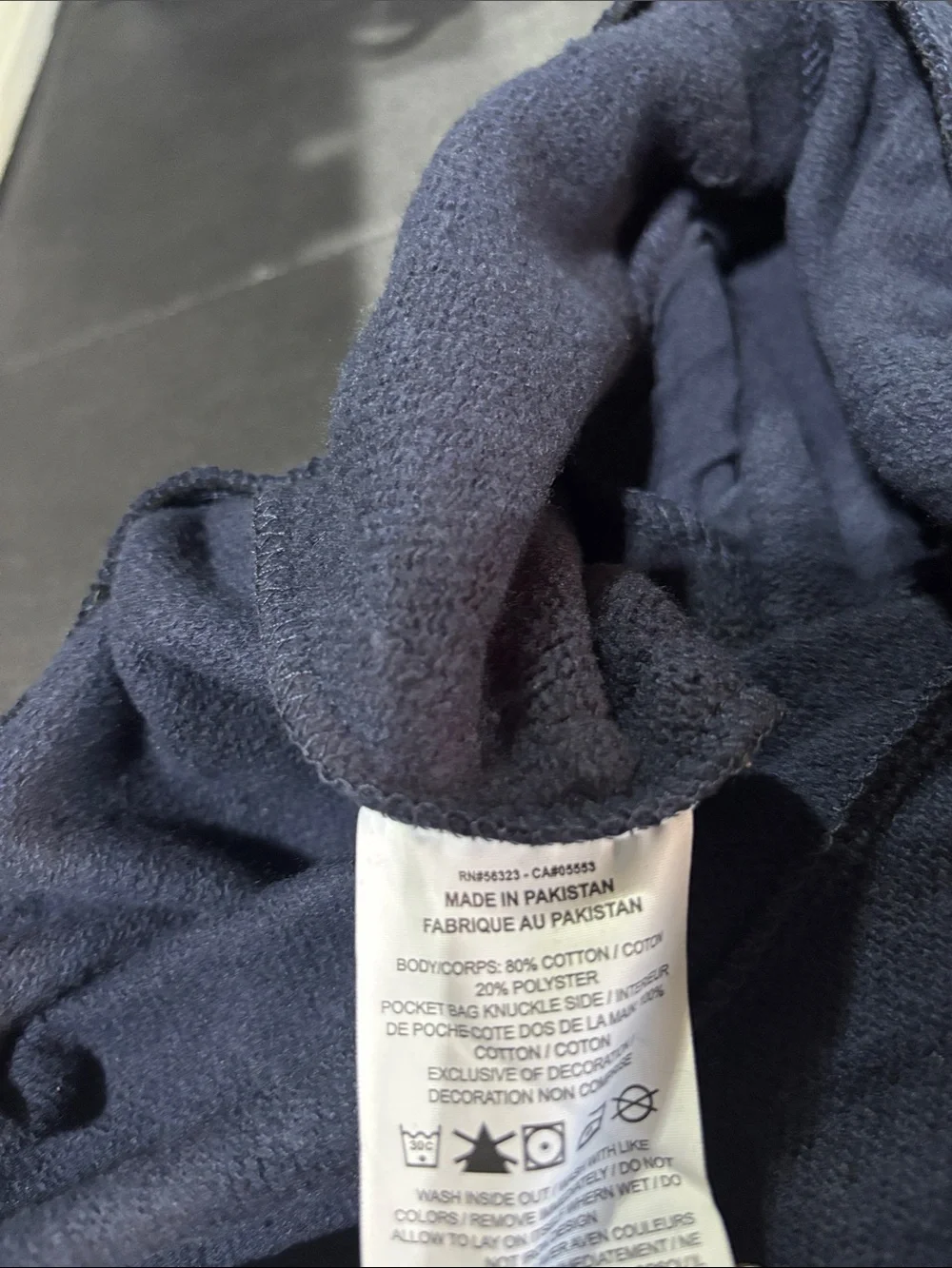 Nike Standard Fit Mid Rise, fleece lined,hip pockets,elastic drawcord waist,soft